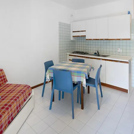 Bilocale Tn Frontemare Lignano 度假居
